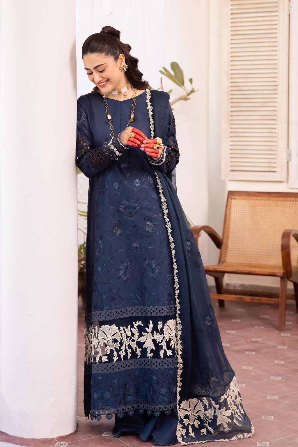 Ayina By Iznik Lawn Embroidered Suit NKG-03