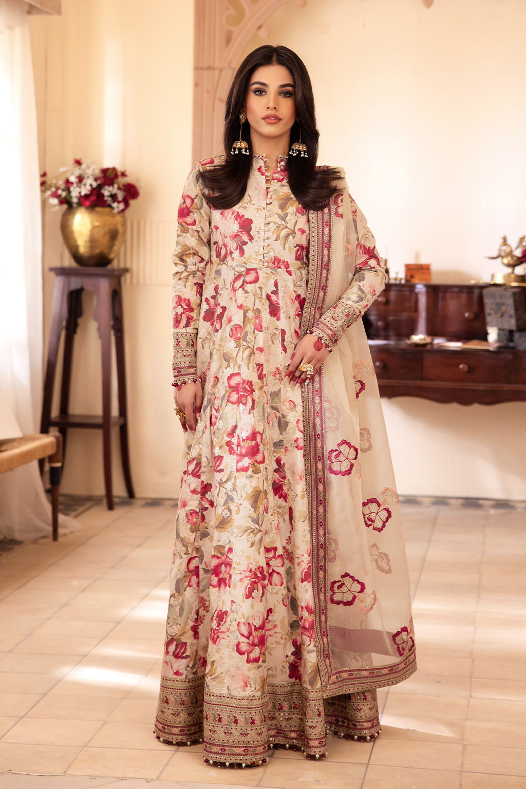 Gosha By Iznik Lawn Embroidered Suit NKG-05