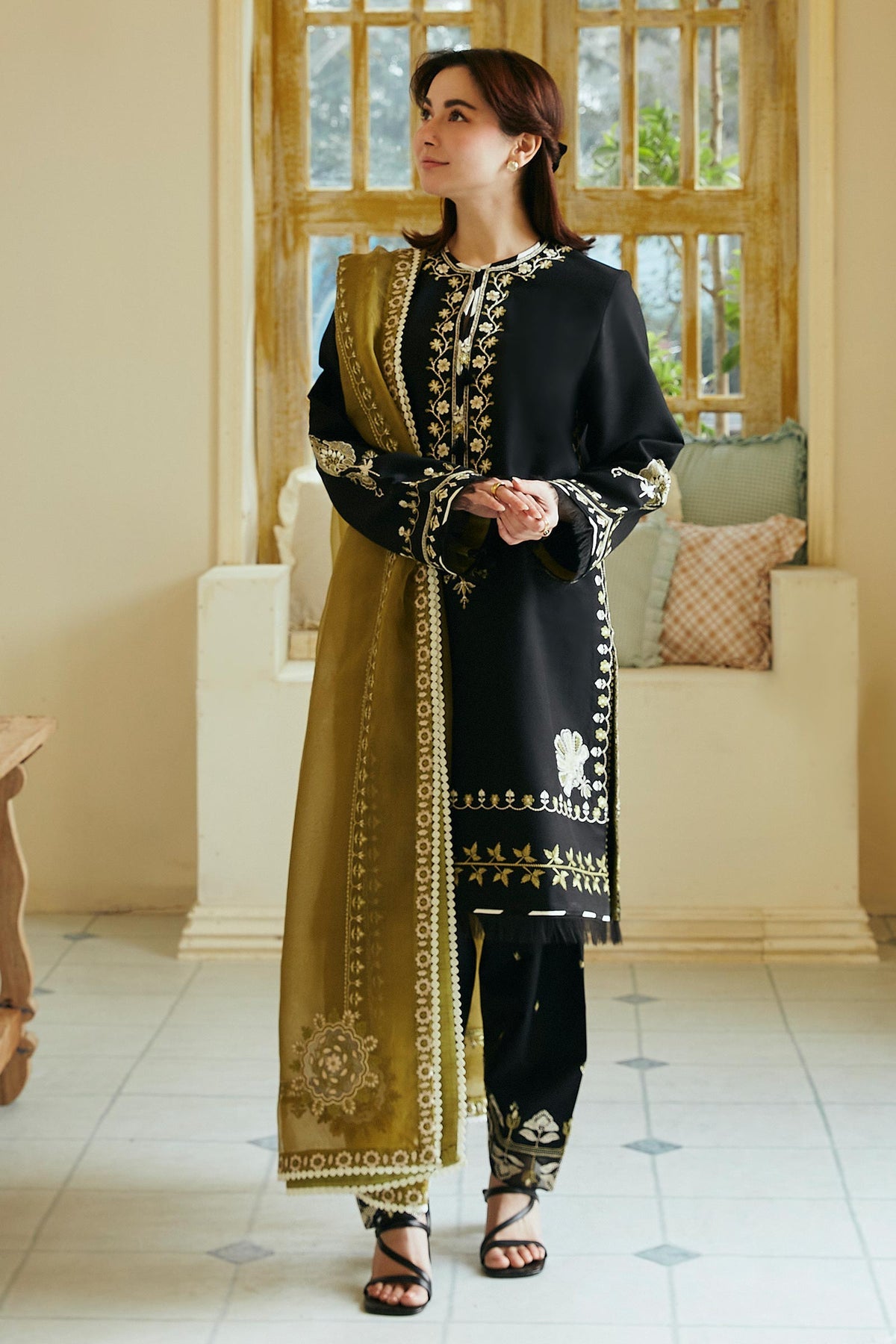 Coco By Zara Shahjahan Lawn Embroidered Suit 01B